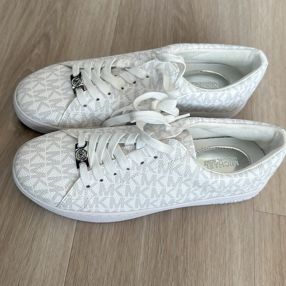 MICHAEL MICHAEL KORS
Sneakers women 6.5 NWOB - Picture 2 of 8